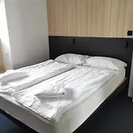 Cha Cha Guest house 3*