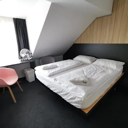 Cha Cha Guest house 2*