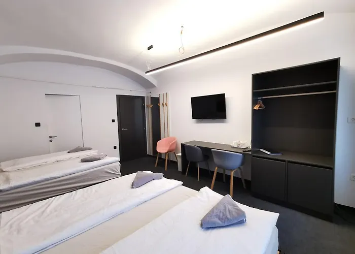 Cha Cha 3* Ljubljana