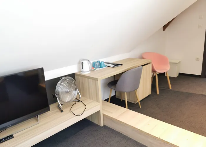 Cha Cha 3* Λιουμπλιάνα