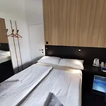 Cha Cha 招待所 3*